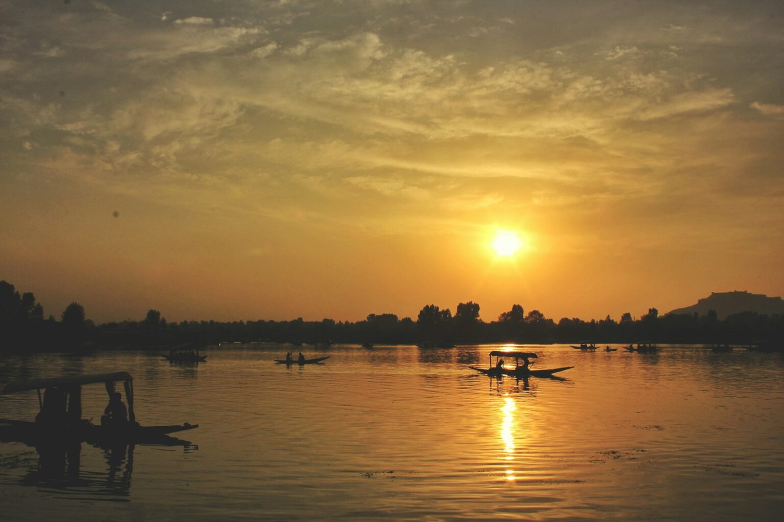Shikara ride on Dal Lake, Srinagar